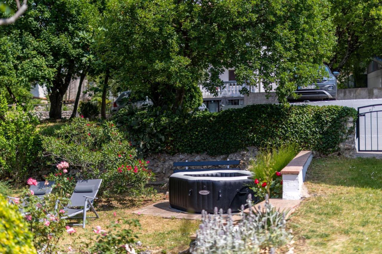 Charming Studio With Hot Tube, Terrace, Barbecue And Garden Kraljevica Exterior foto
